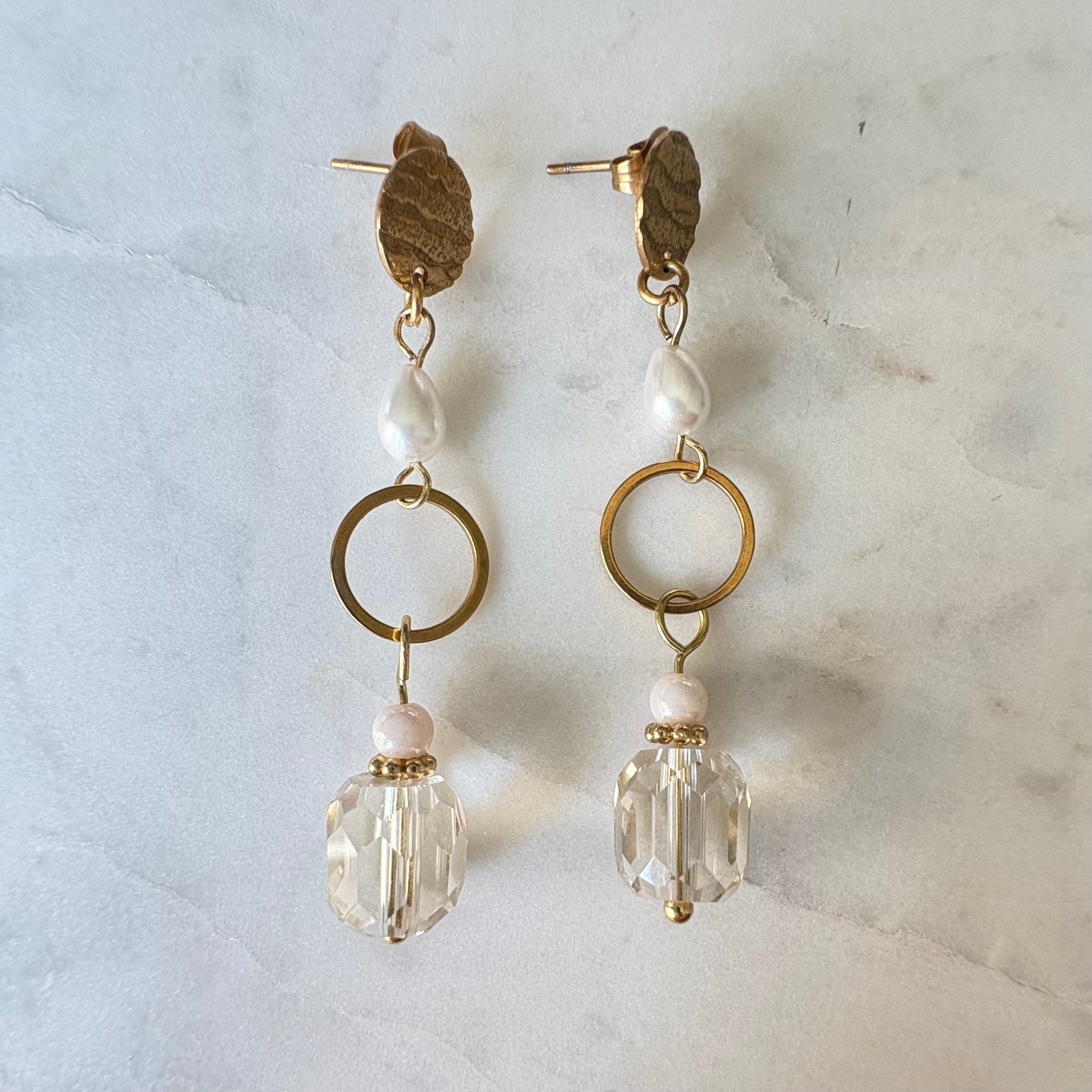 Golden Leaf – hangende oorbellen champagne kristal imitatieparel blad goud